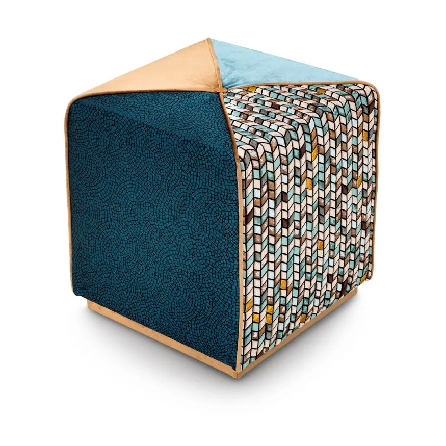 gallery-intro-Chamaleon Square Pouf